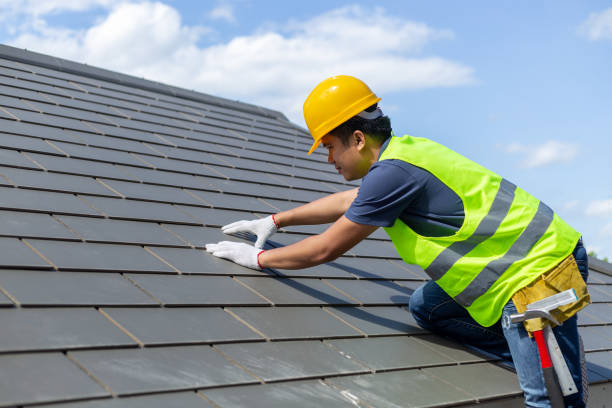 Best Flat Roof Repair Services  in Middleton, WI